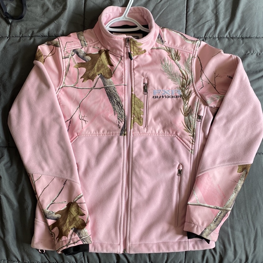 NWOT- FXR Outdoor Habitat Softshell Tri-Lam Fleece Jacket Realtree Camo Pink Sz8